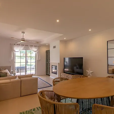 Villa Baia Village 7 *